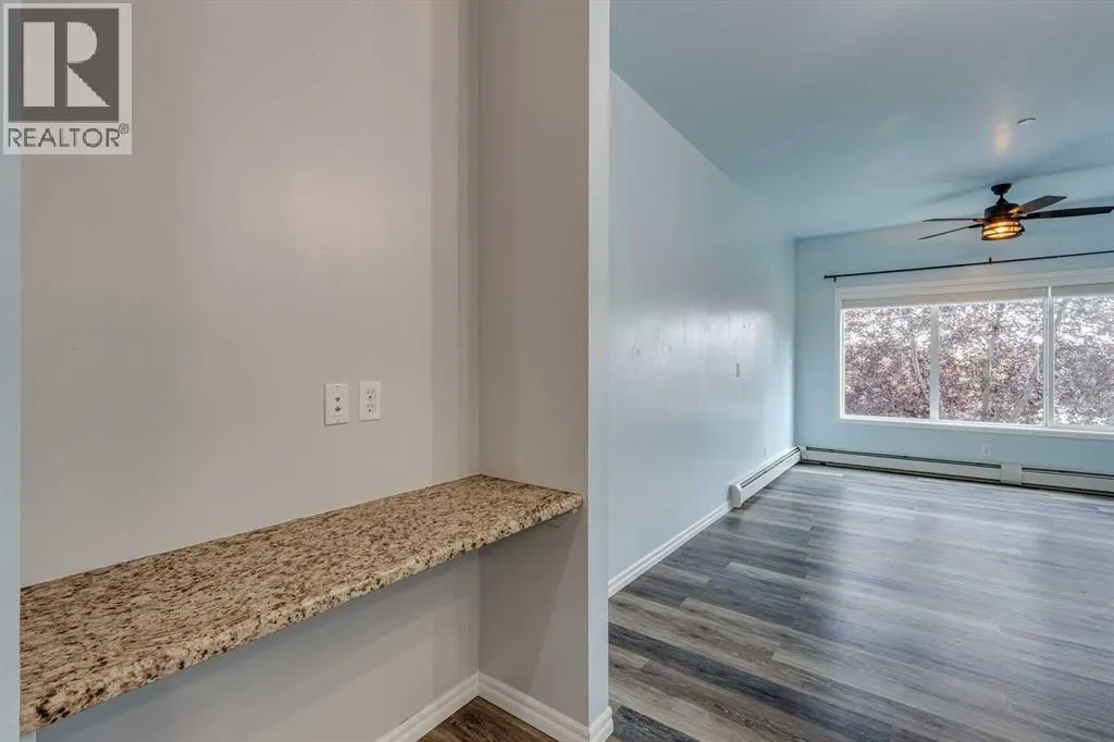 2203, 4 Kingsland Close SE
