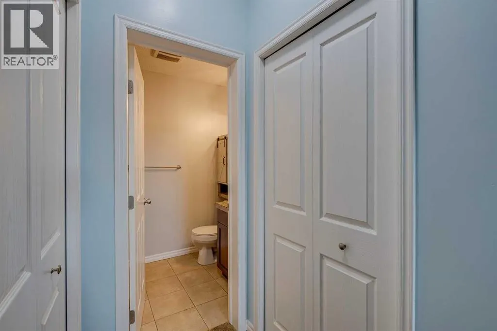 2203, 4 Kingsland Close SE