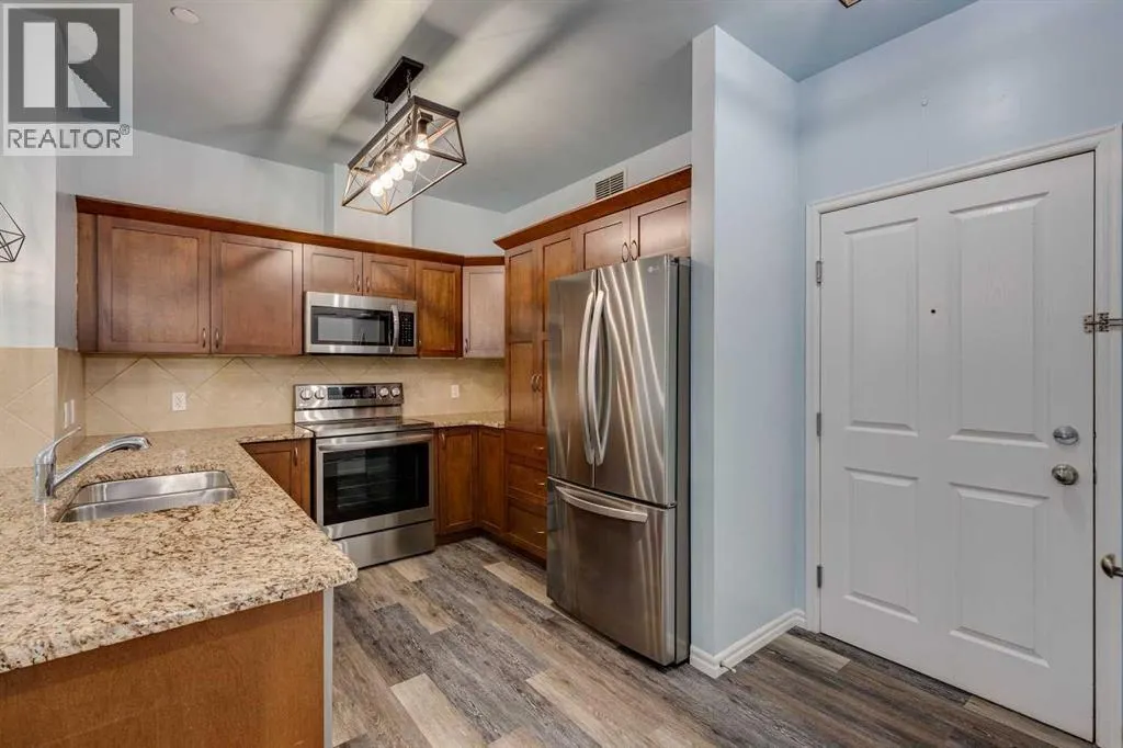 2203, 4 Kingsland Close SE