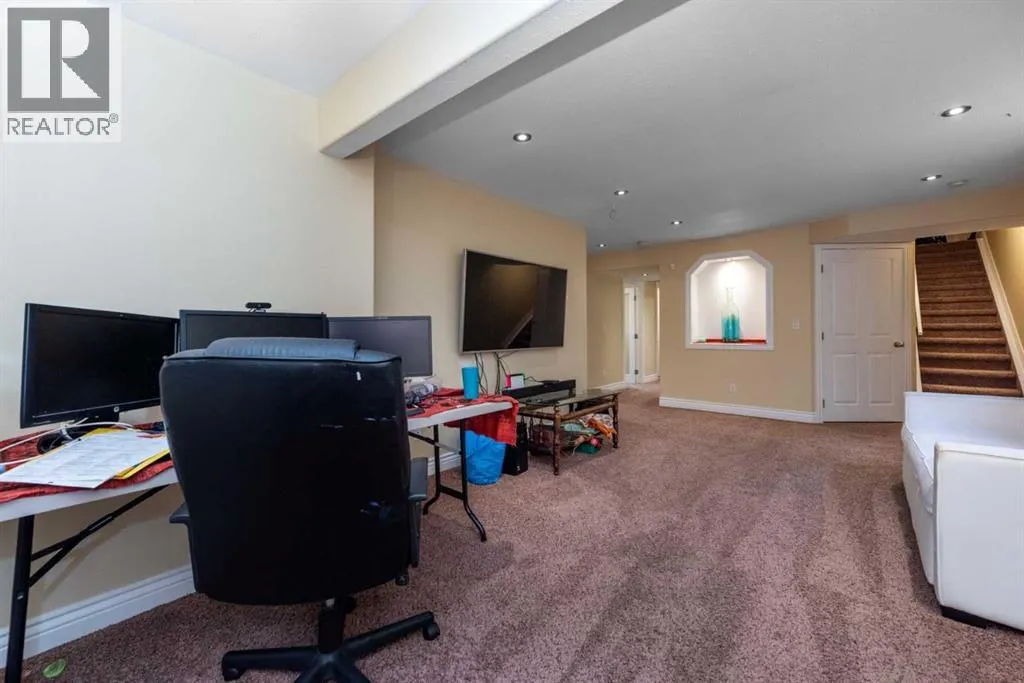 5 Everwoods Close SW