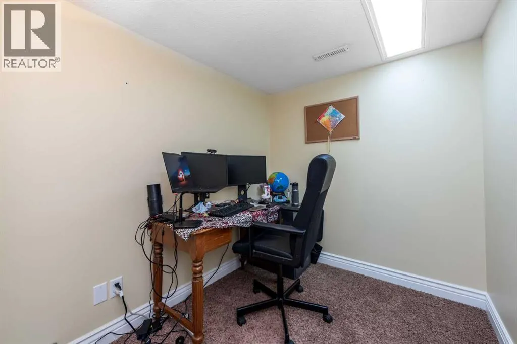5 Everwoods Close SW