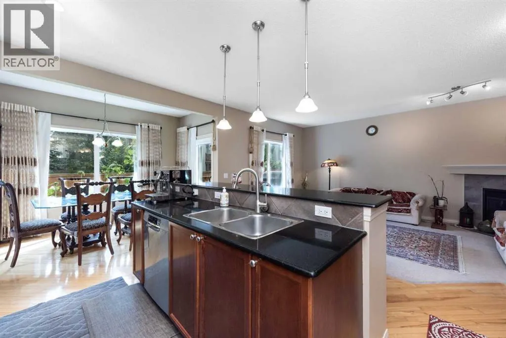 5 Everwoods Close SW