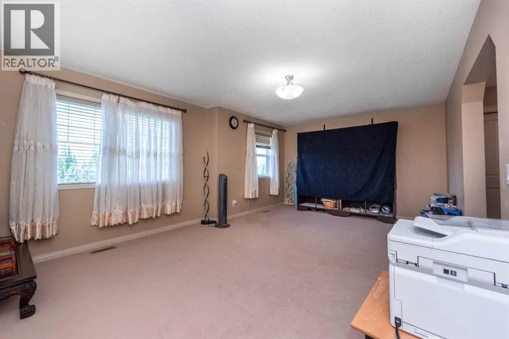 5 Everwoods Close SW