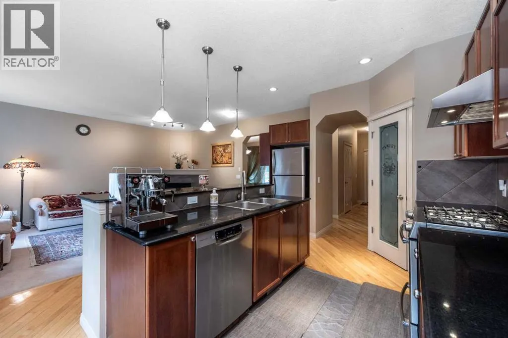 5 Everwoods Close SW