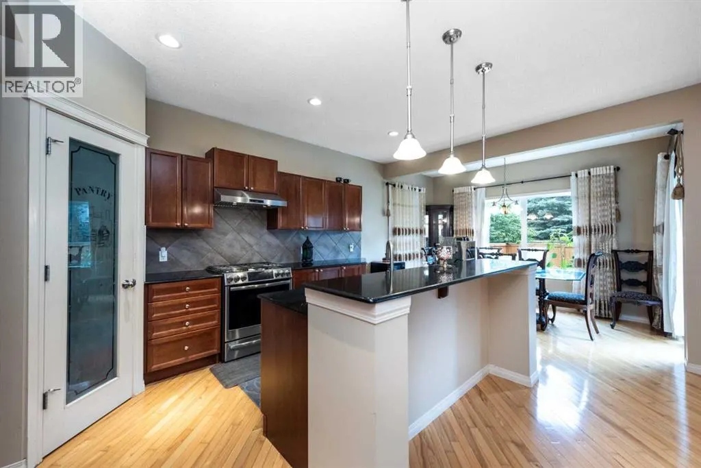 5 Everwoods Close SW