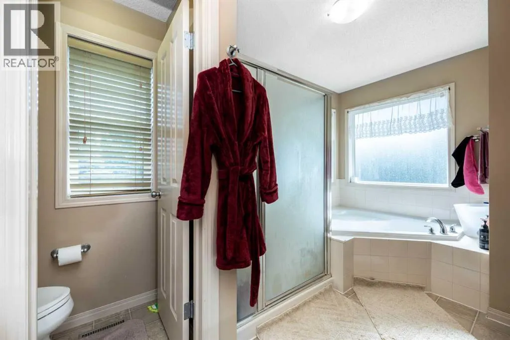 5 Everwoods Close SW