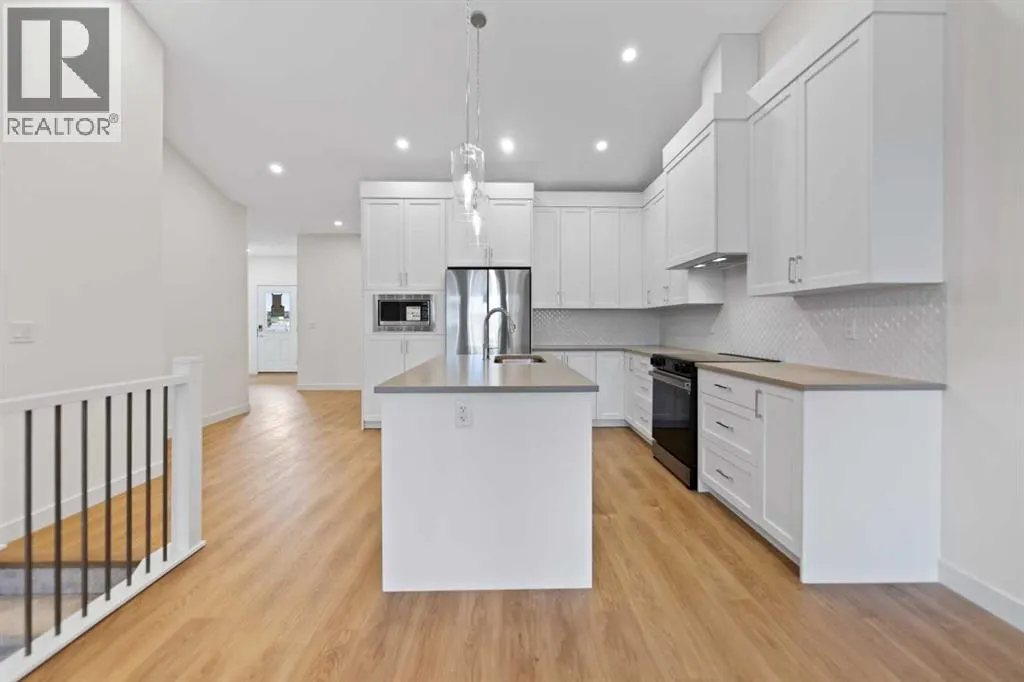 300, 15 Coopersfield Link SW
