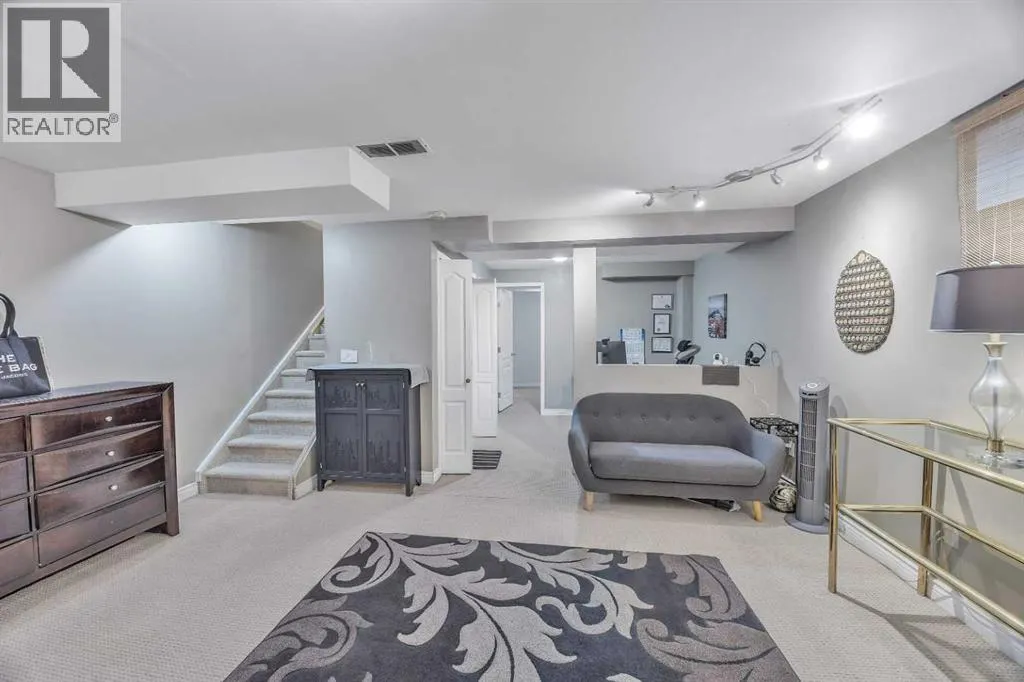 144 Tarington Park NE