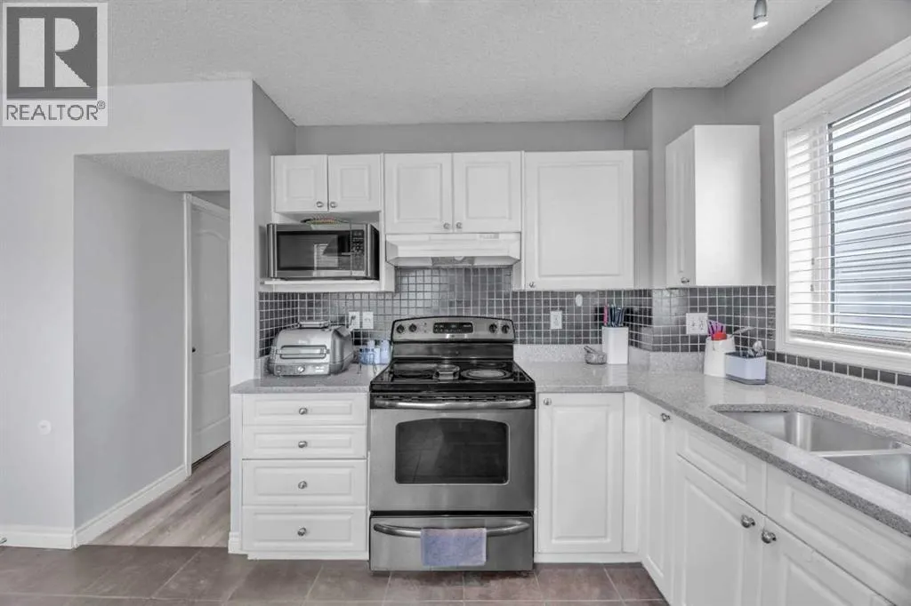 144 Tarington Park NE