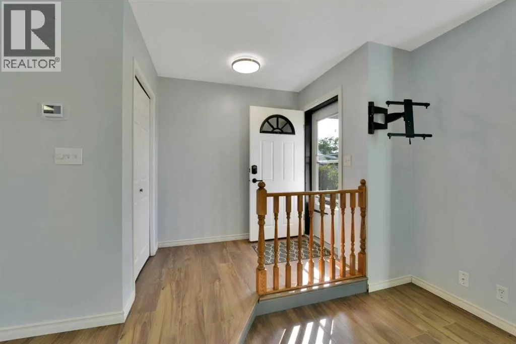 39 Elliot Crescent