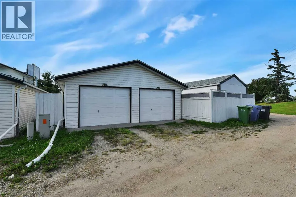 39 Elliot Crescent