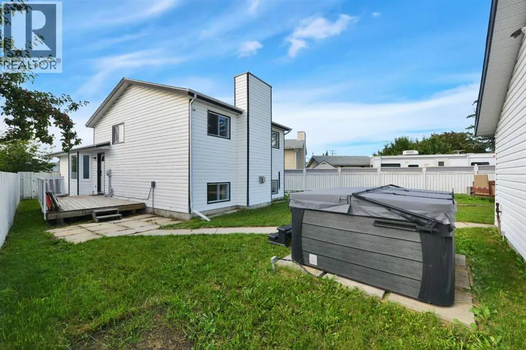 39 Elliot Crescent