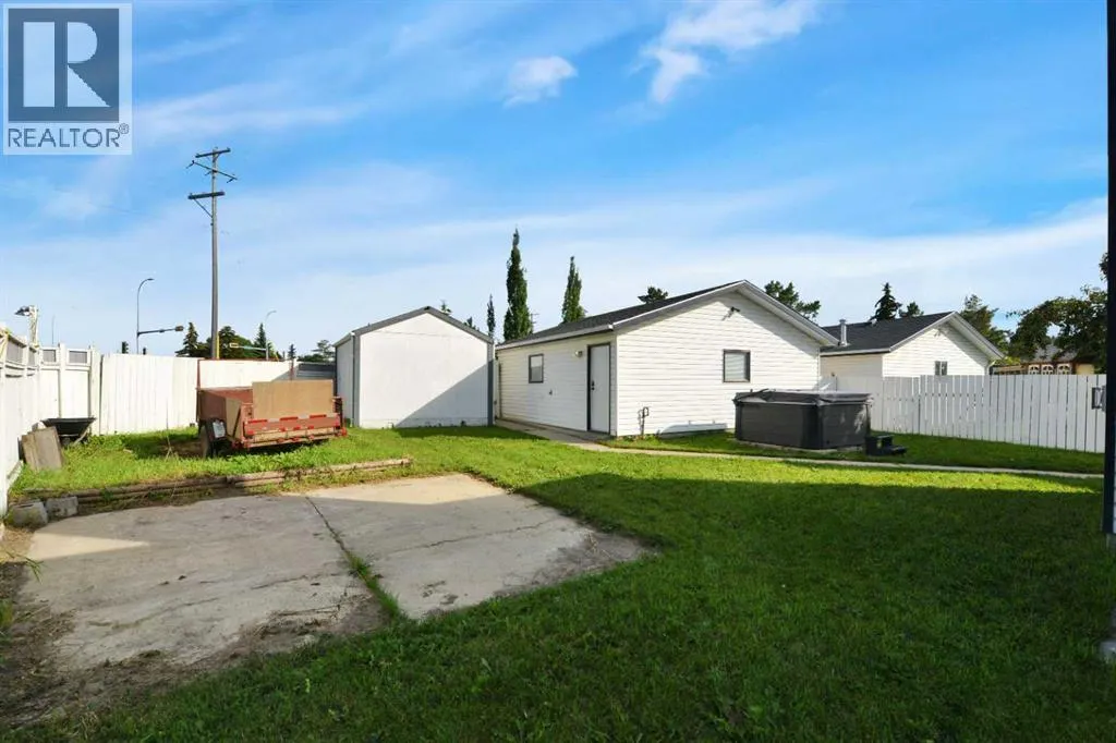 39 Elliot Crescent