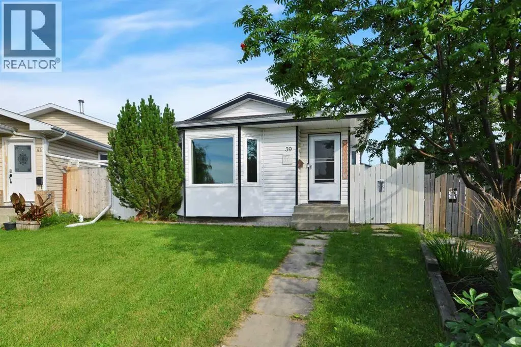 39 Elliot Crescent