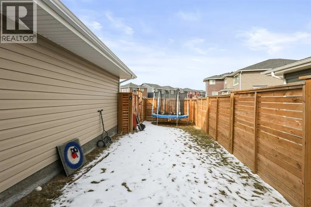 195 Redstone Grove NE