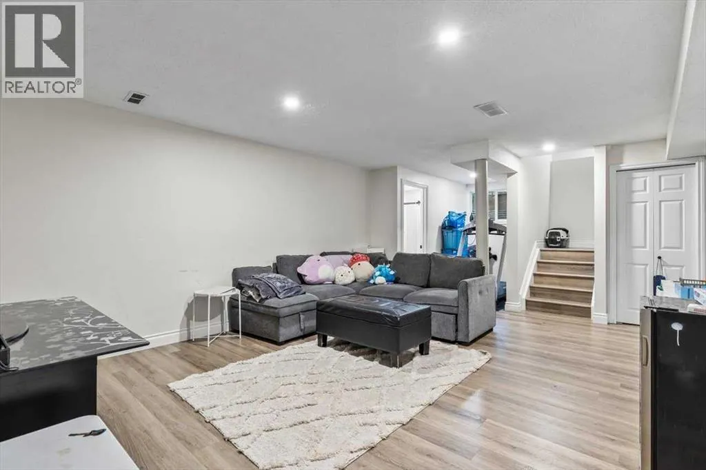 12 Inverness Boulevard SE