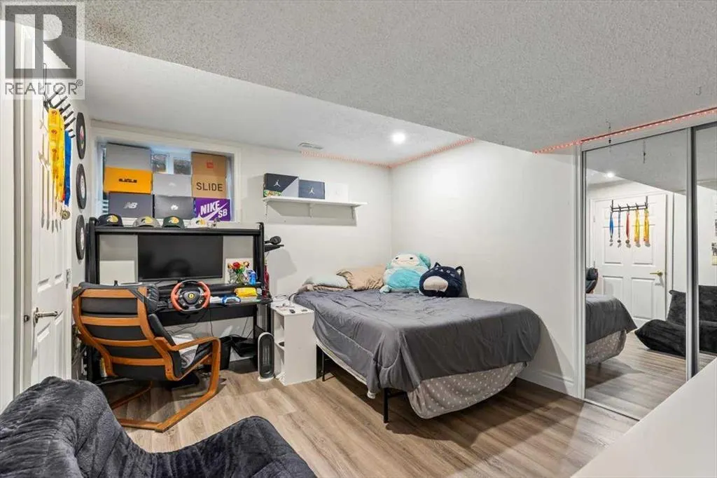 12 Inverness Boulevard SE