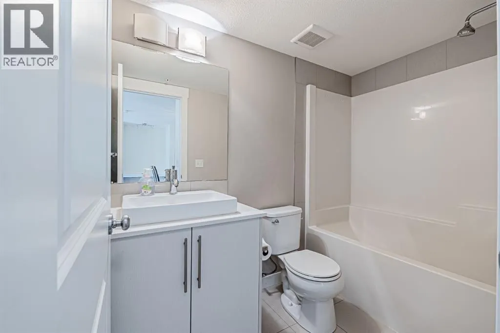 2115, 302 SKYVIEW RANCH Drive NE