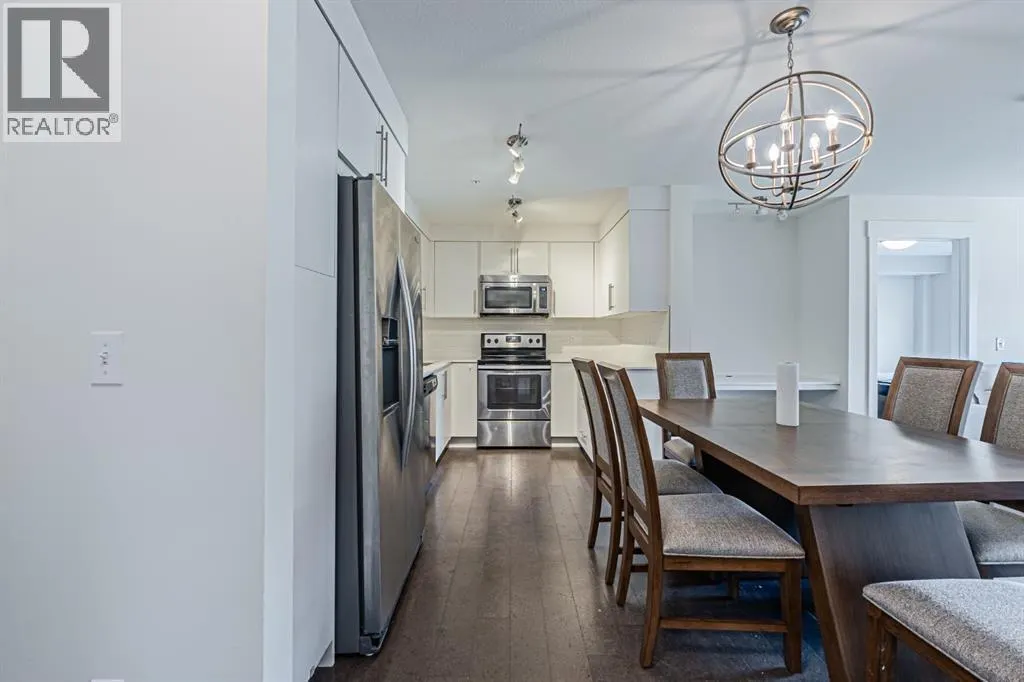 2115, 302 SKYVIEW RANCH Drive NE