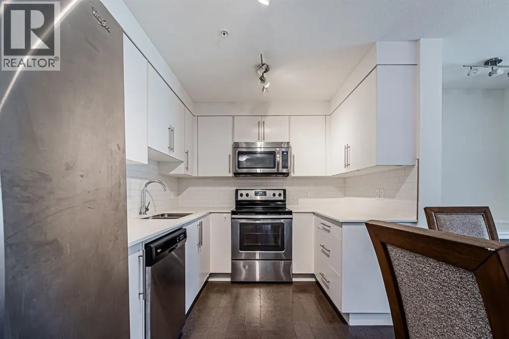 2115, 302 SKYVIEW RANCH Drive NE