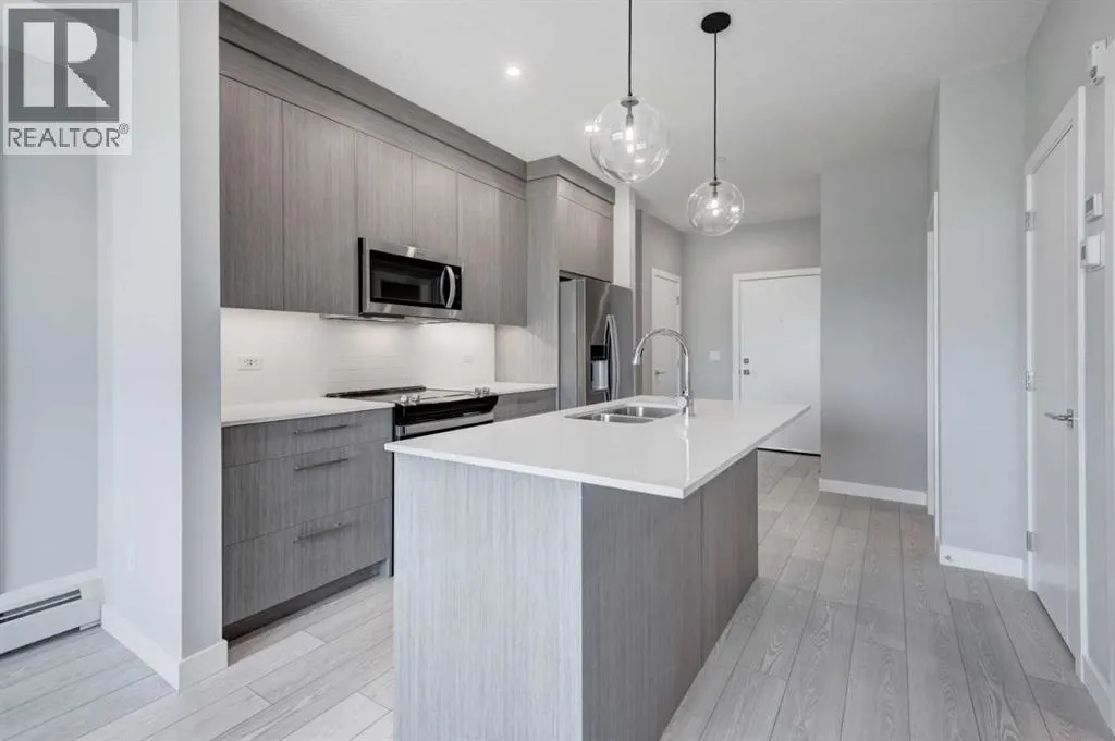 2215, 6 Merganser Drive W