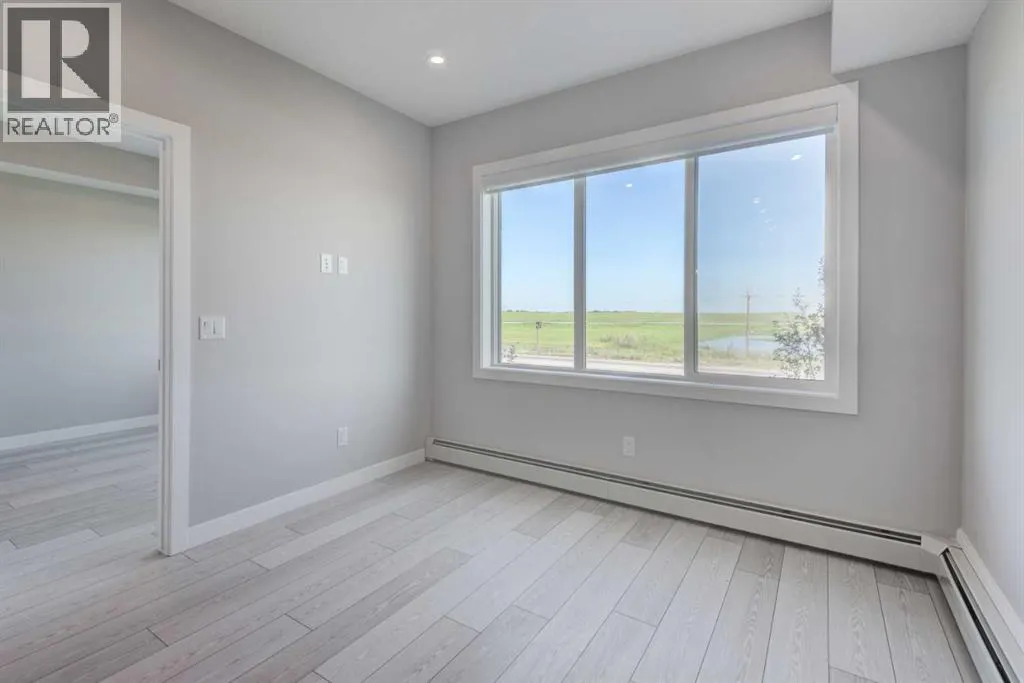2215, 6 Merganser Drive W
