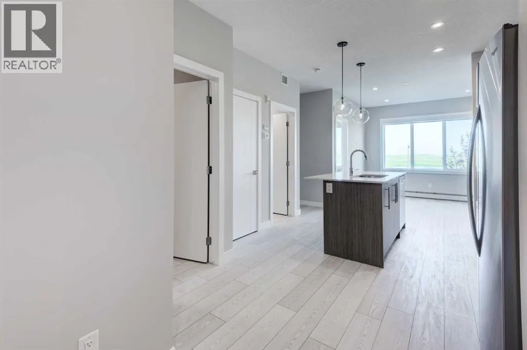 2215, 6 Merganser Drive W