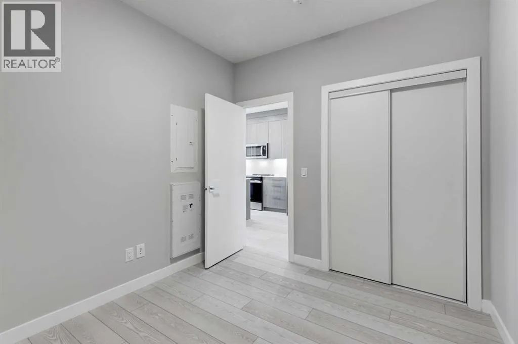 2215, 6 Merganser Drive W