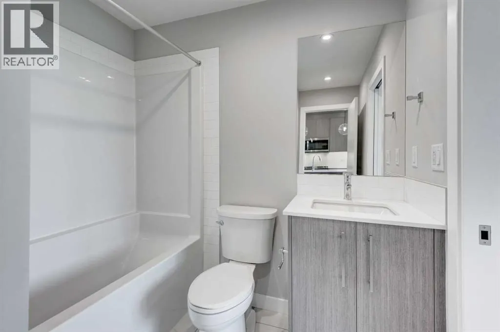 2215, 6 Merganser Drive W