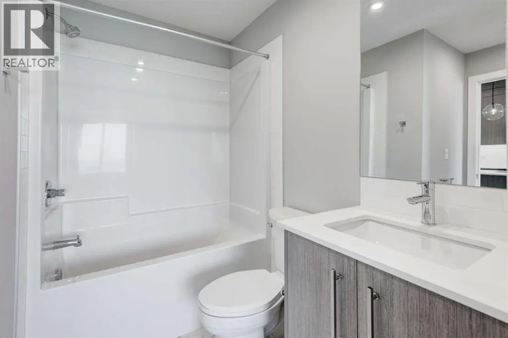 2215, 6 Merganser Drive W