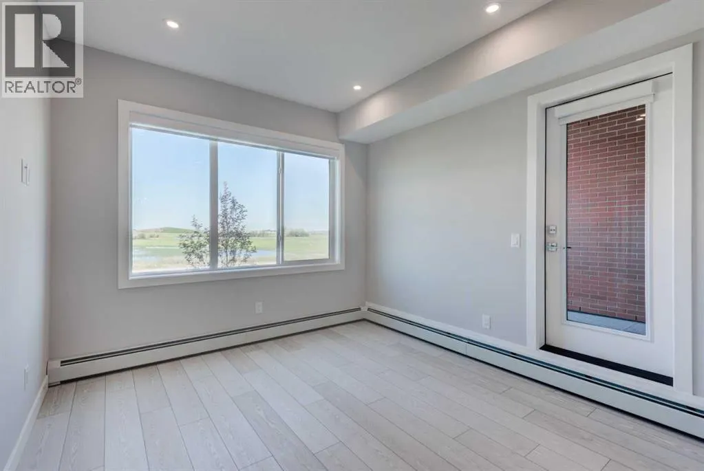 2215, 6 Merganser Drive W