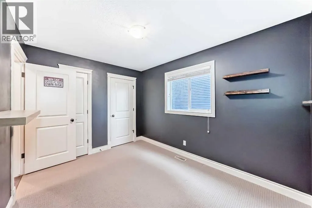 228 Kingston Way SE
