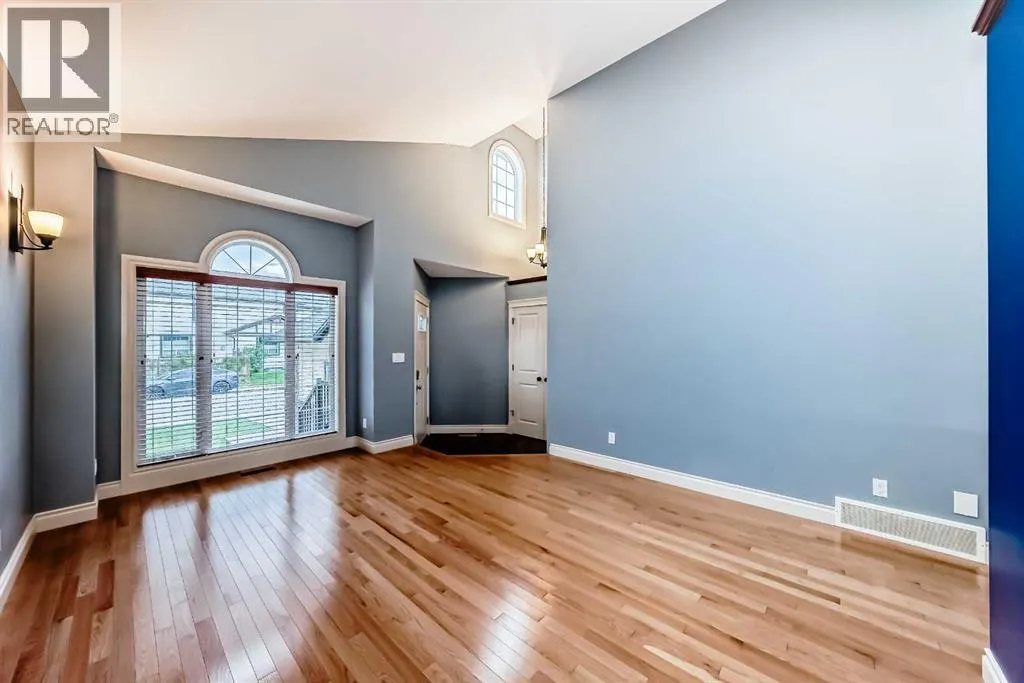 228 Kingston Way SE