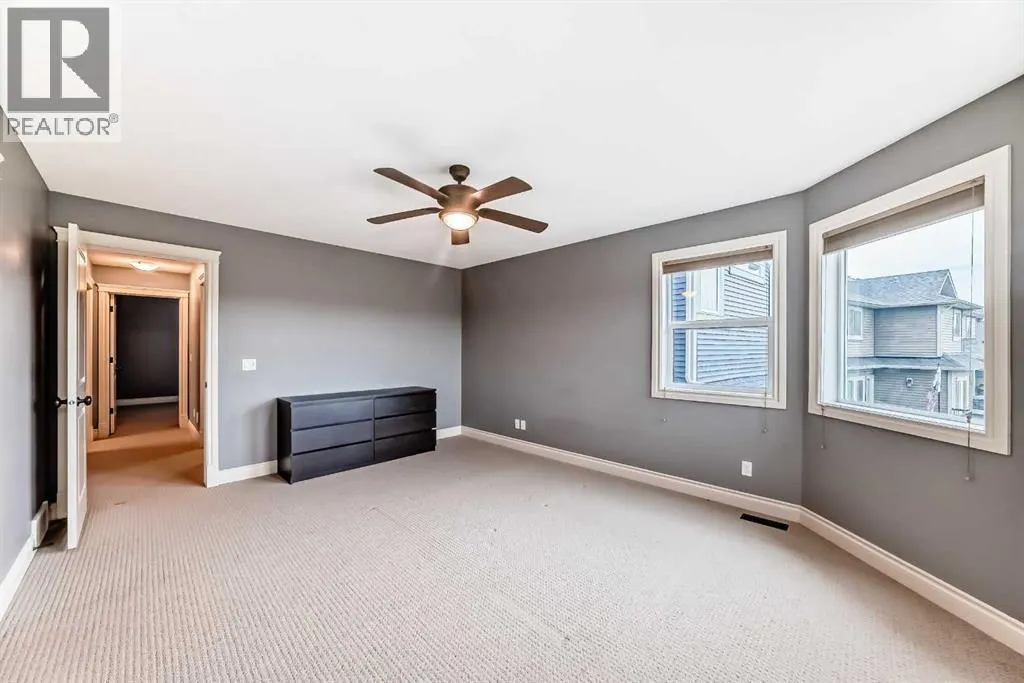 228 Kingston Way SE