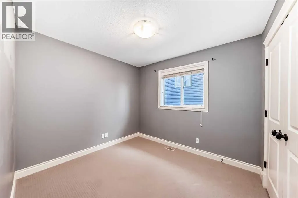 228 Kingston Way SE