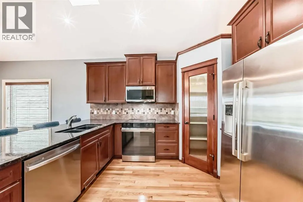 228 Kingston Way SE