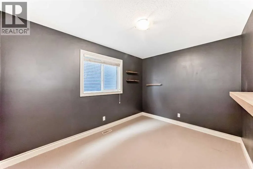 228 Kingston Way SE
