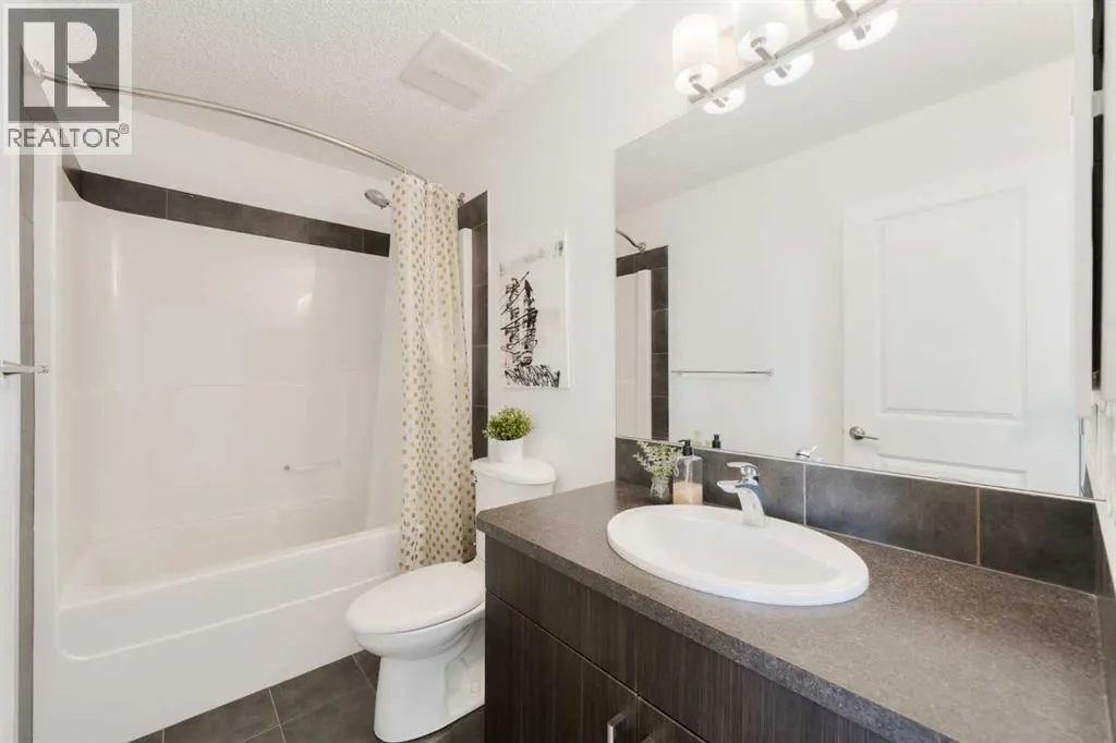 271 River Heights Crescent
