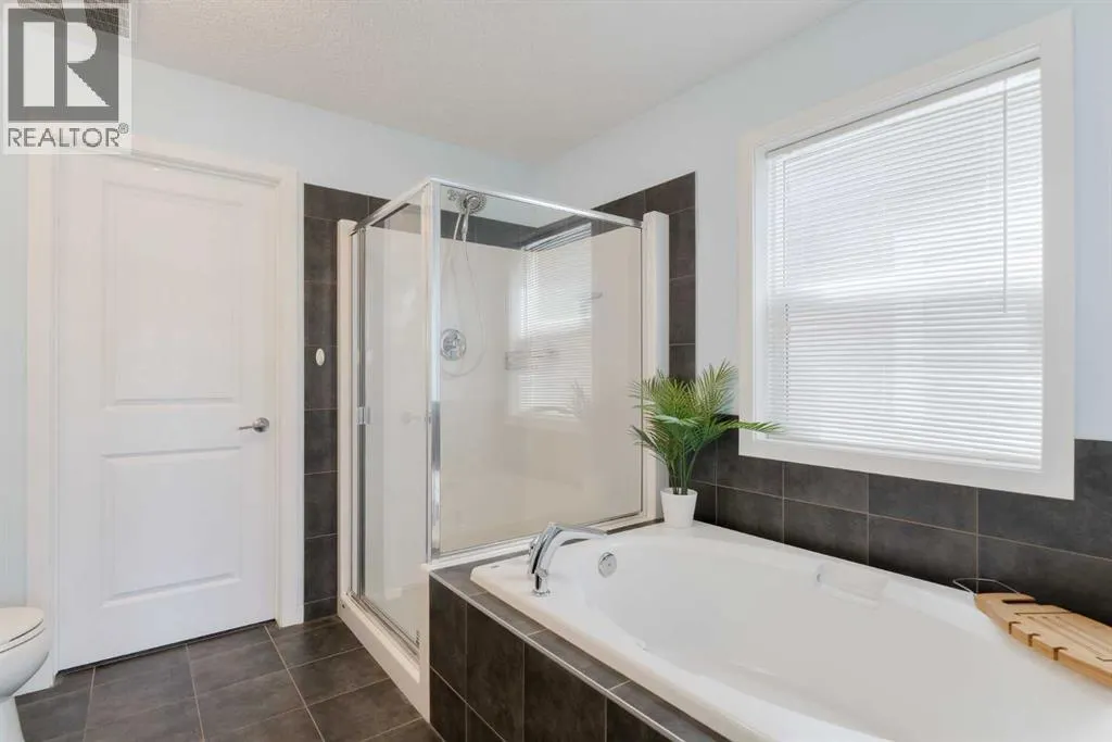 271 River Heights Crescent