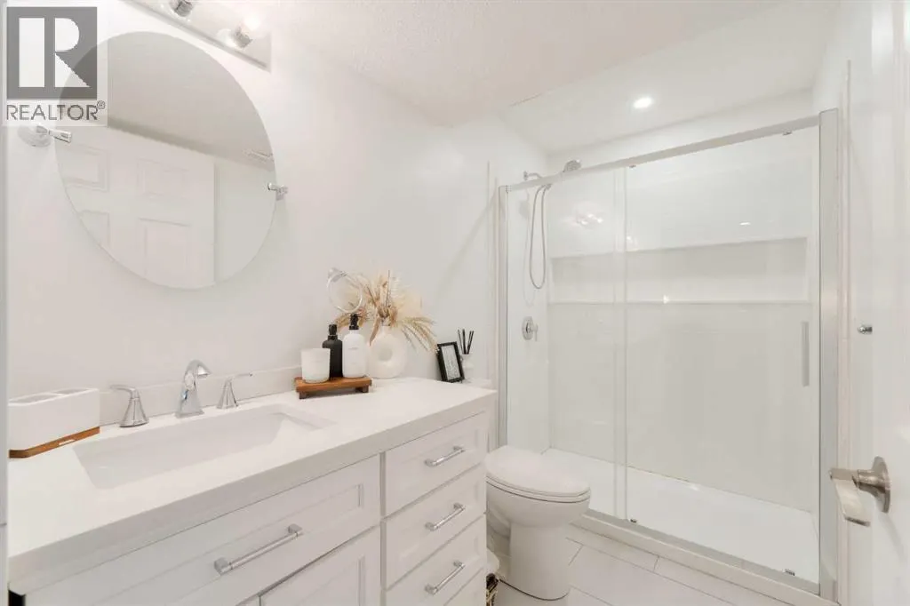 271 River Heights Crescent