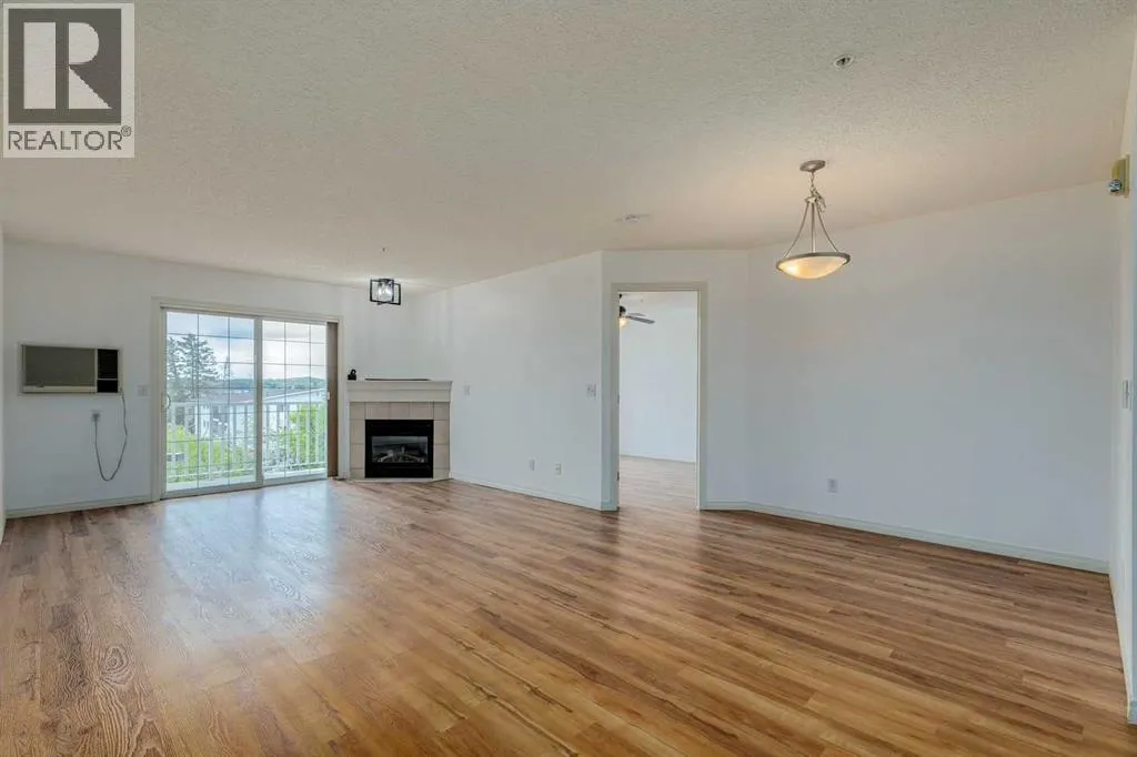 301, 128 Centre Avenue