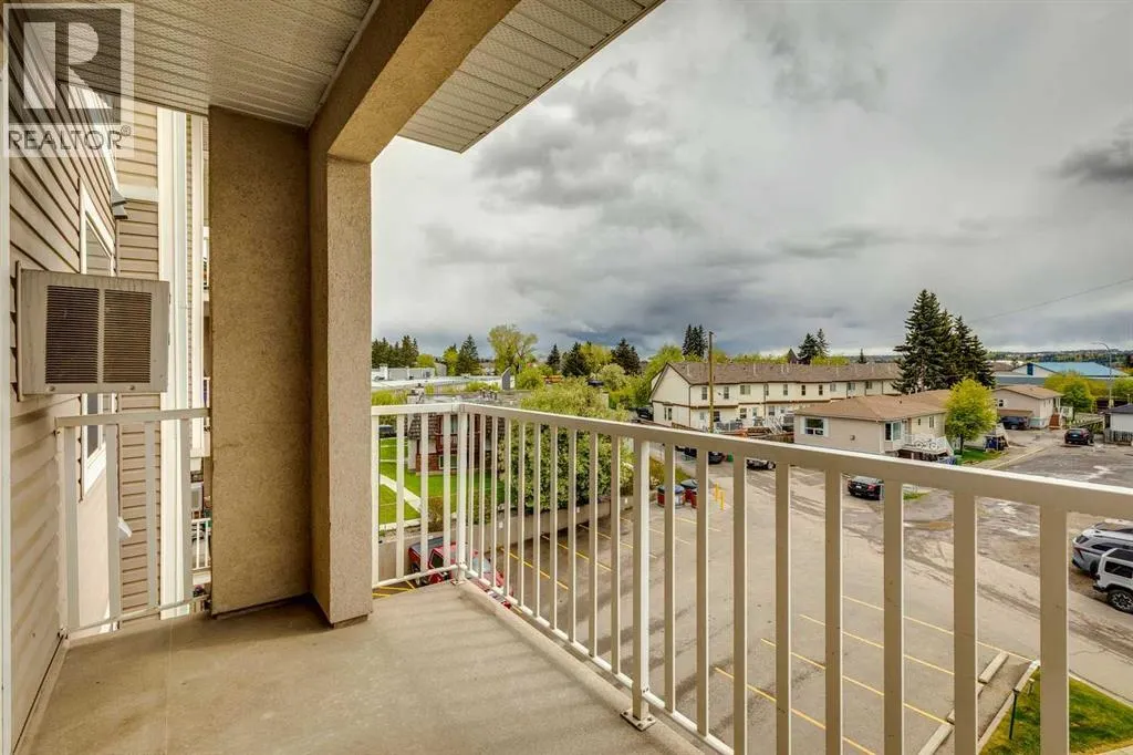 301, 128 Centre Avenue