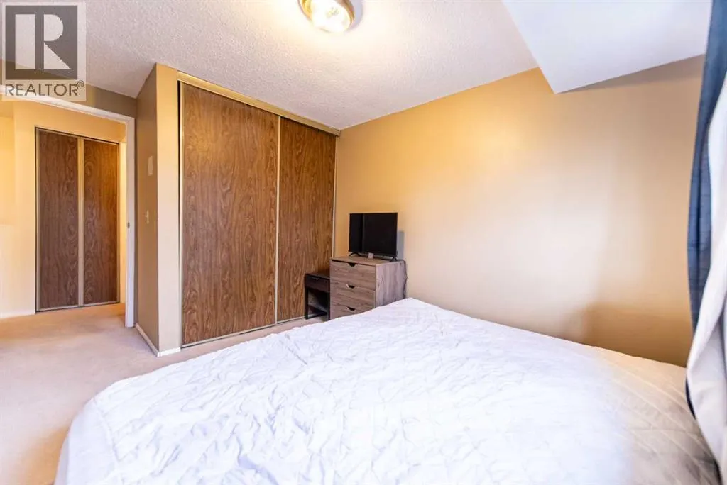 47N, 203 Lynnview Road SE