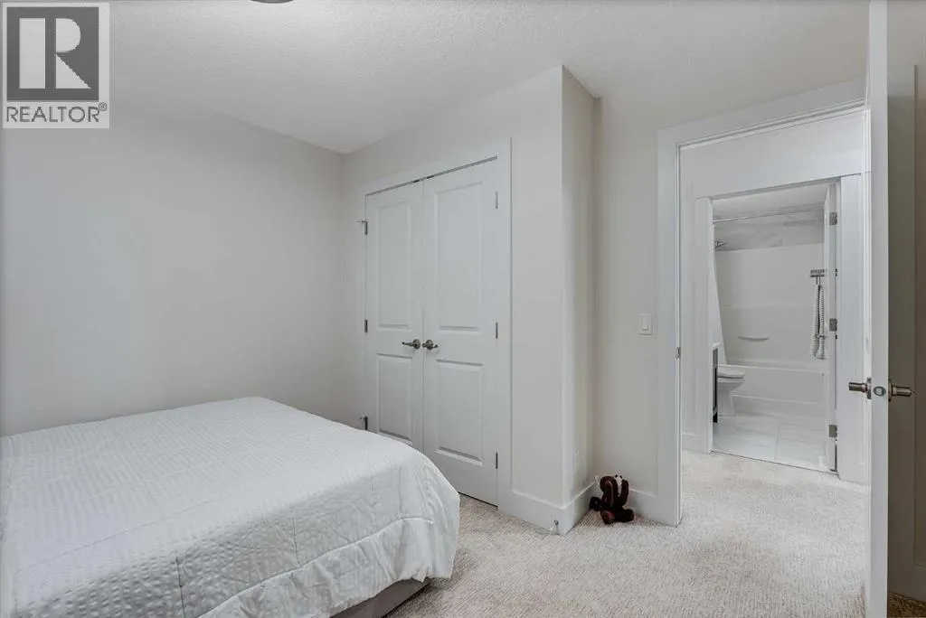 4 Legacy Court SE