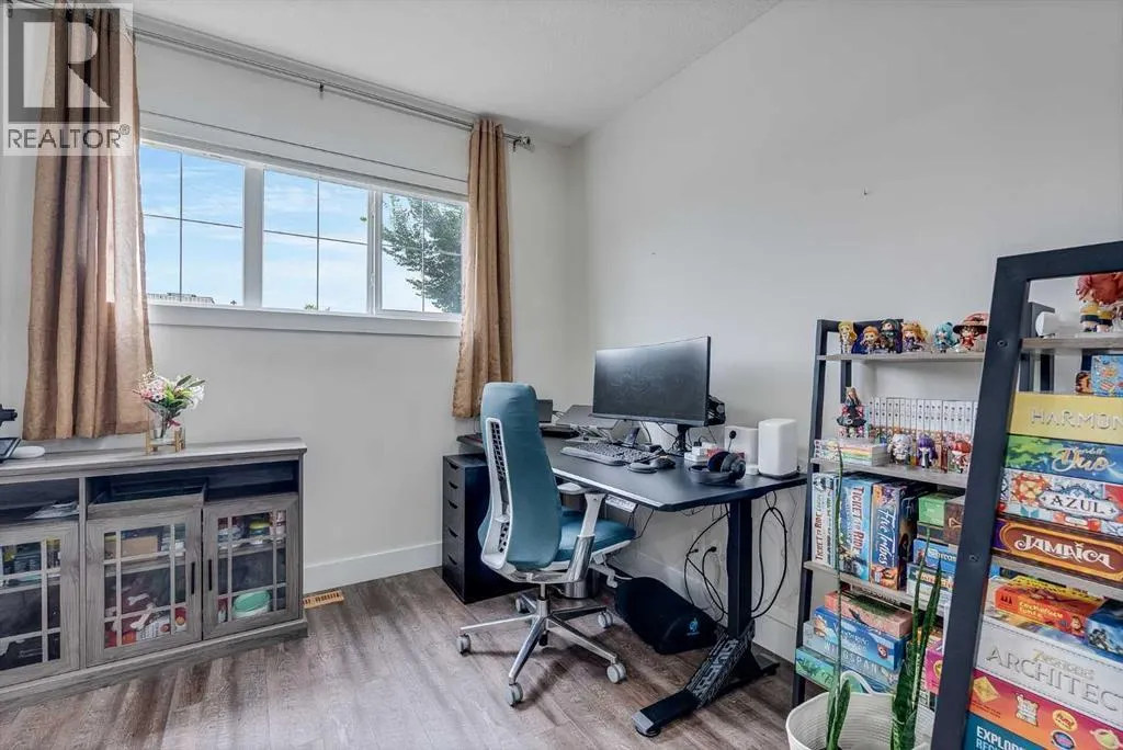 4 Legacy Court SE
