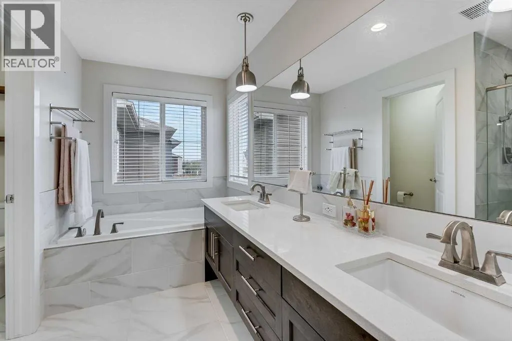 4 Legacy Court SE