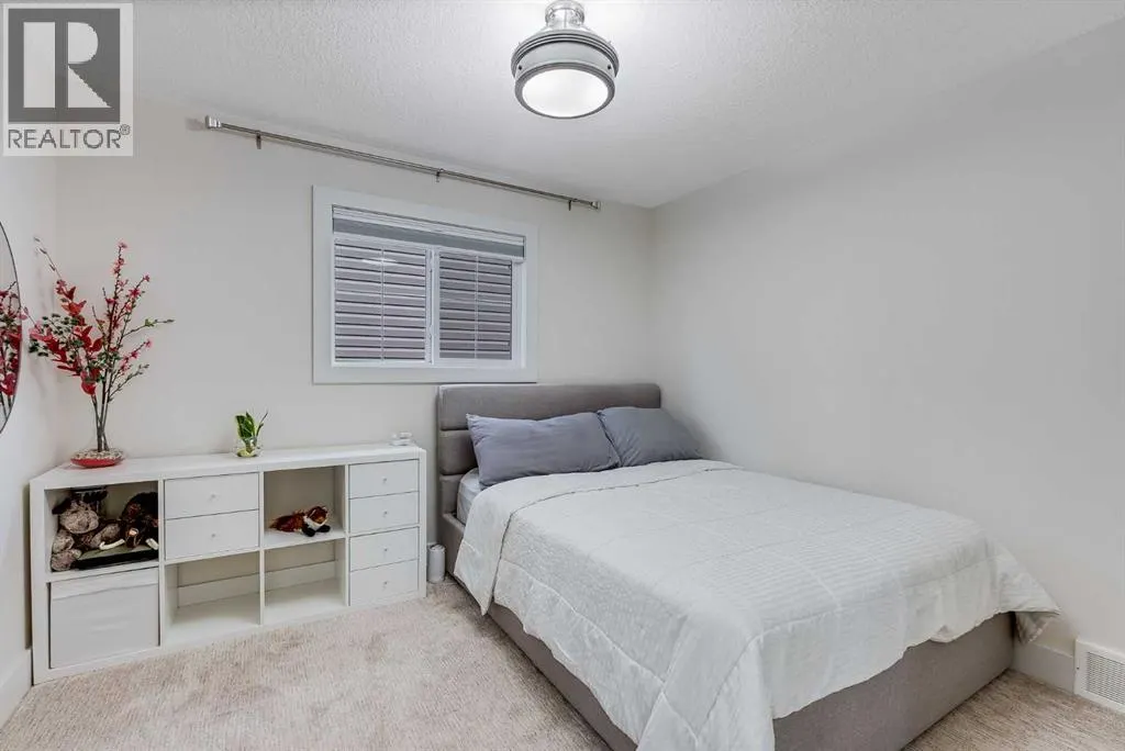 4 Legacy Court SE