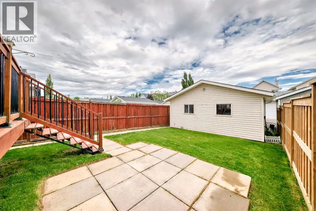 66 Prestwick Way SE