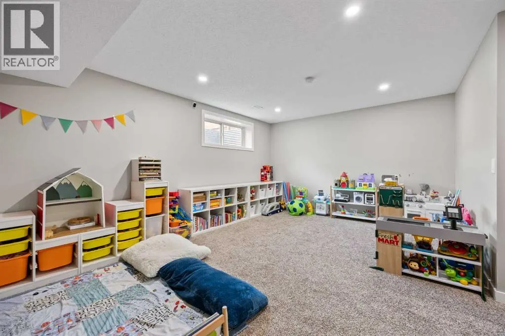 336 Marquis Heights SE
