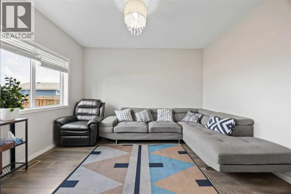 336 Marquis Heights SE